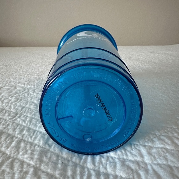 Cirque du Soleil "O" Large Reusable Cup Tumbler with Straw Bellagio Las Vegas - Picture 4 of 10